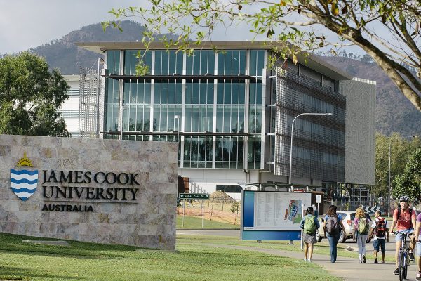 James-Cook-University_AUS_background